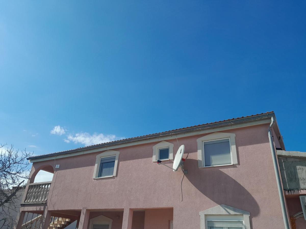 Caliente Apartments Vir A Экстерьер фото